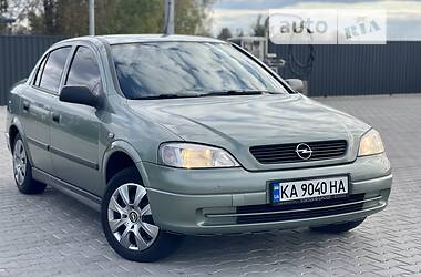 Седан Opel Astra 2006 в 