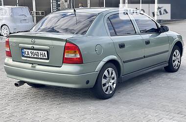 Седан Opel Astra 2006 в 
