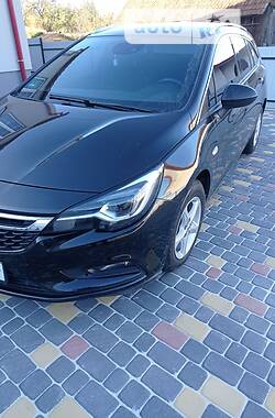 Универсал Opel Astra 2017 в 