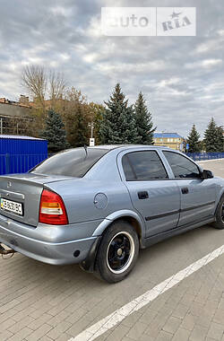 Седан Opel Astra 2004 в Прилуках