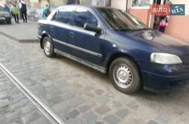 Хетчбек Opel Astra 2000 в 