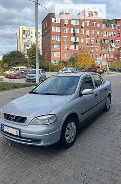 Седан Opel Astra 2004 в Черноморске