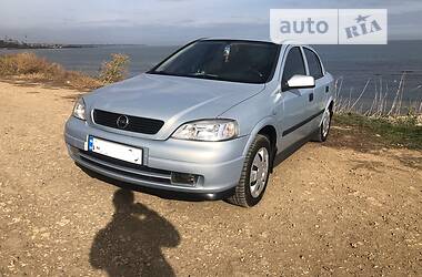 Седан Opel Astra 2004 в Черноморске