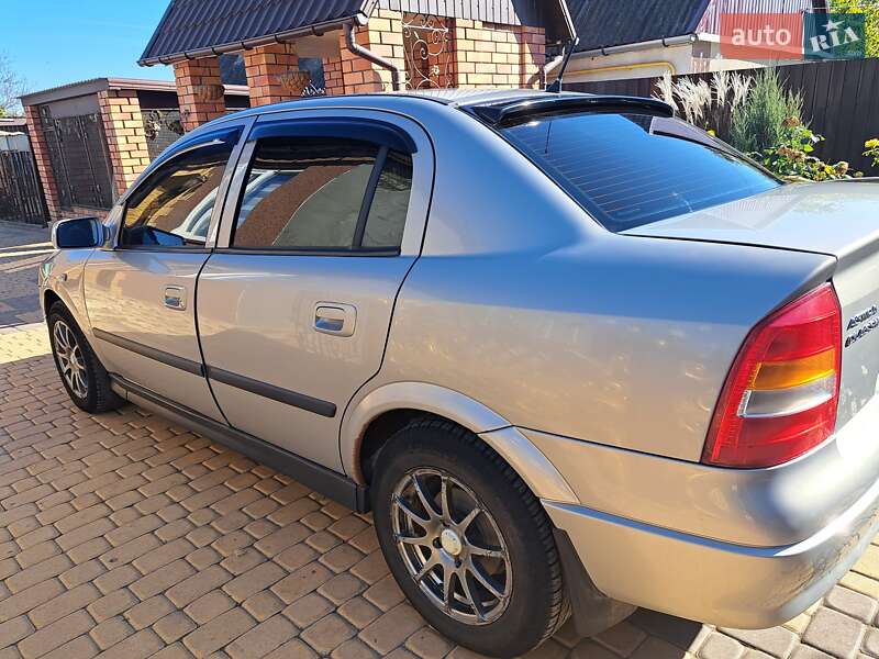 Седан Opel Astra 2007 в Баштанке