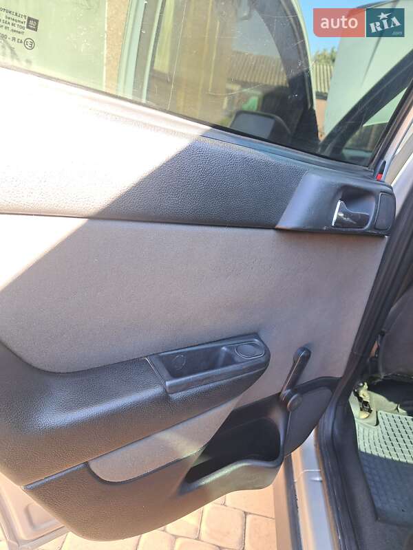 Седан Opel Astra 2007 в Баштанке