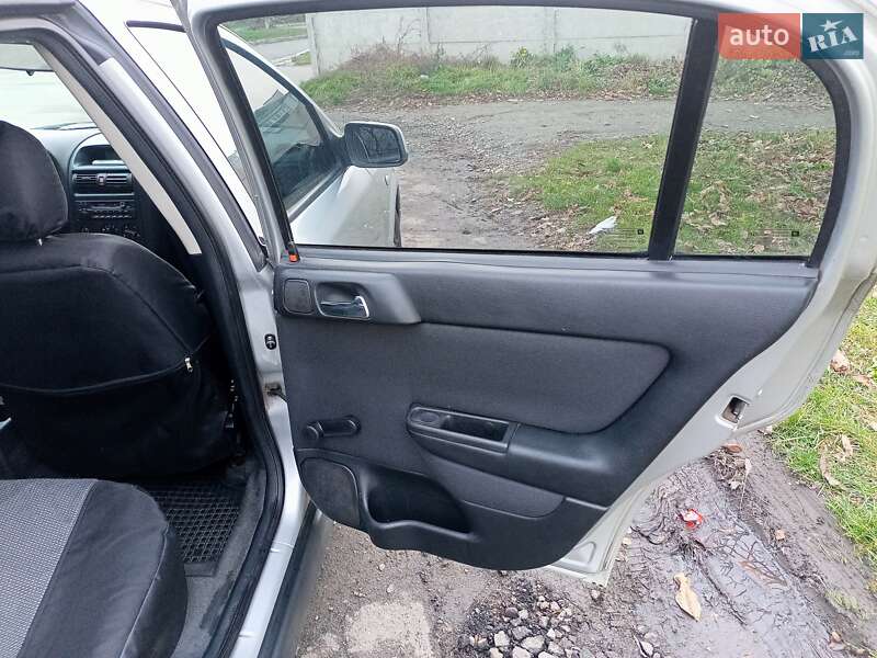 Хетчбек Opel Astra 2001 в Здолбуніві