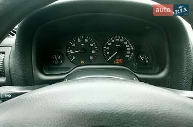 Хетчбек Opel Astra 2001 в 