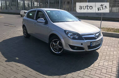 Хэтчбек Opel Astra 2013 в Херсоне