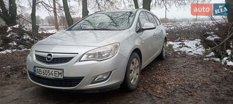 Opel Astra 2011