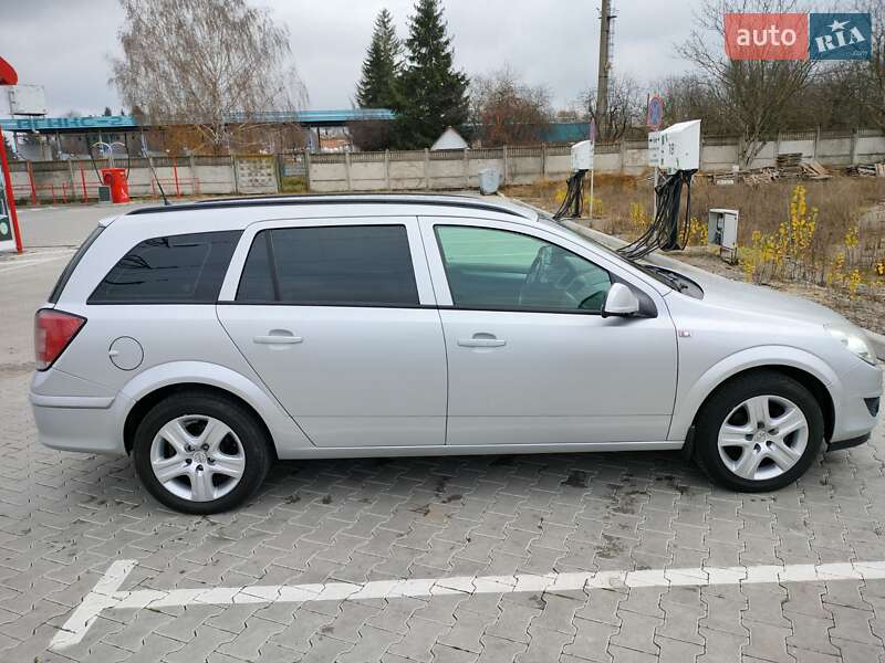 Універсал Opel Astra 2009 в Вінниці