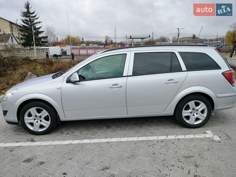 Універсал Opel Astra 2009 в Вінниці