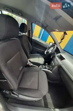 Универсал Opel Astra 2006 в Ивано-Франковске