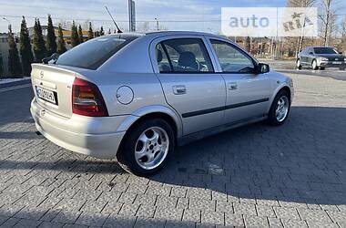 Хэтчбек Opel Astra 2003 в Надворной