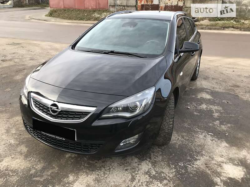 Opel Astra 2011