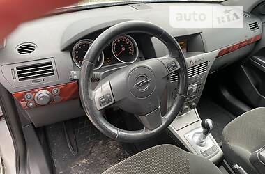 Хэтчбек Opel Astra 2004 в Черкассах