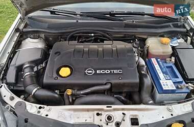 Универсал Opel Astra 2005 в 