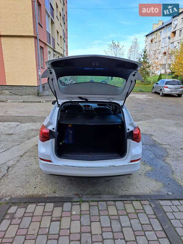 Универсал Opel Astra 2014 в Самборе