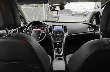 Универсал Opel Astra 2012 в Луцке