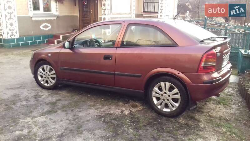 Седан Opel Astra 2001 в Кременце