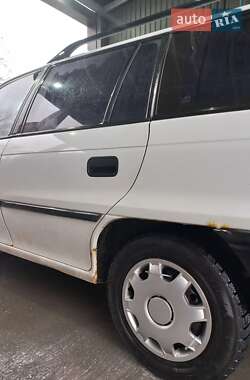 Универсал Opel Astra 1995 в Львове