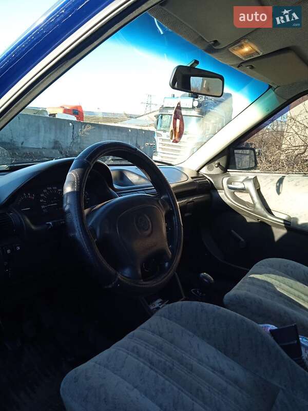 Седан Opel Astra 1998 в Одессе