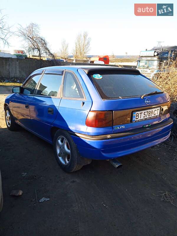 Седан Opel Astra 1998 в Одессе