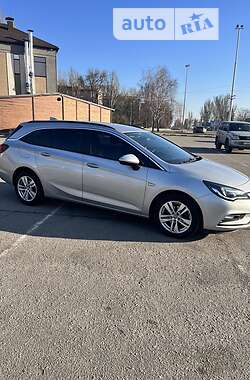 Універсал Opel Astra 2016 в Івано-Франківську