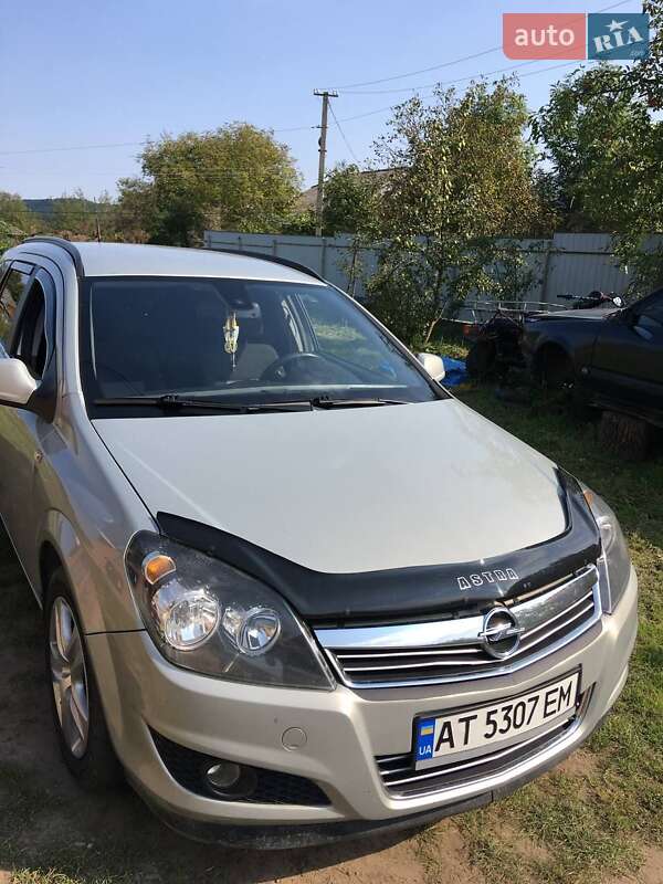 Opel Astra 2010