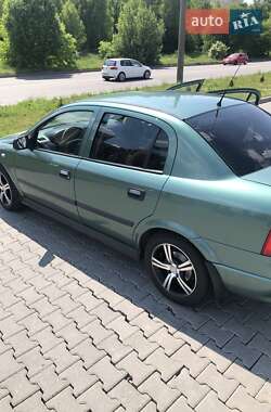 Седан Opel Astra 2008 в Городке