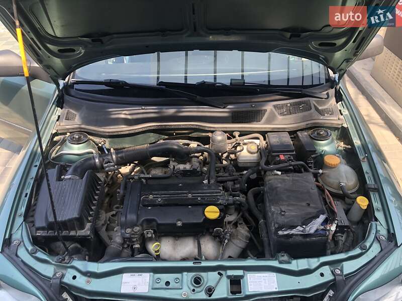 Седан Opel Astra 2008 в Городке