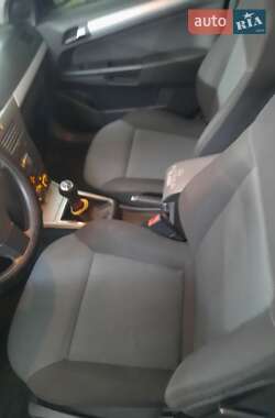 Универсал Opel Astra 2005 в Черкассах