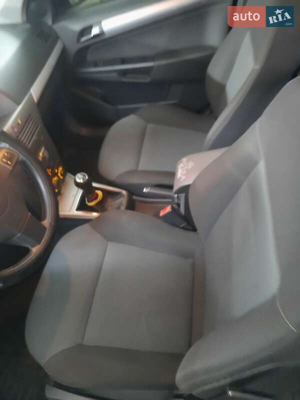 Универсал Opel Astra 2005 в Черкассах