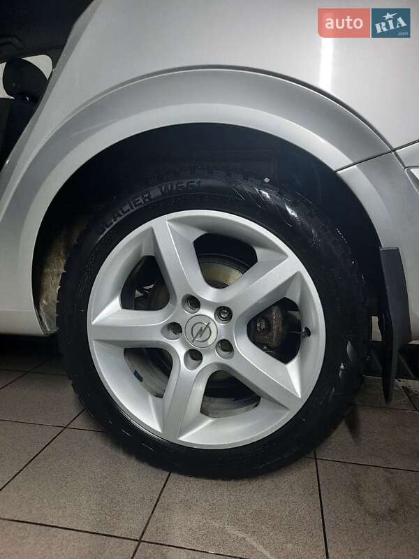 Универсал Opel Astra 2005 в Черкассах