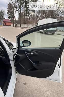 Универсал Opel Astra 2013 в 