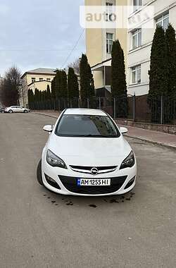 Универсал Opel Astra 2013 в 