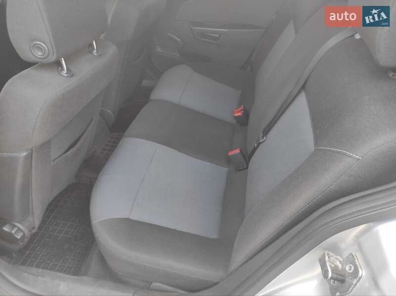 Универсал Opel Astra 2005 в Днепре