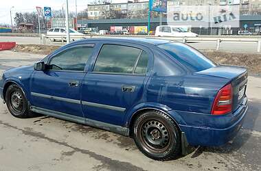 Седан Opel Astra 2006 в Машівка