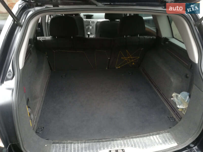 Універсал Opel Astra 2006 в Гадячі