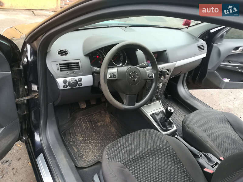 Універсал Opel Astra 2006 в Гадячі