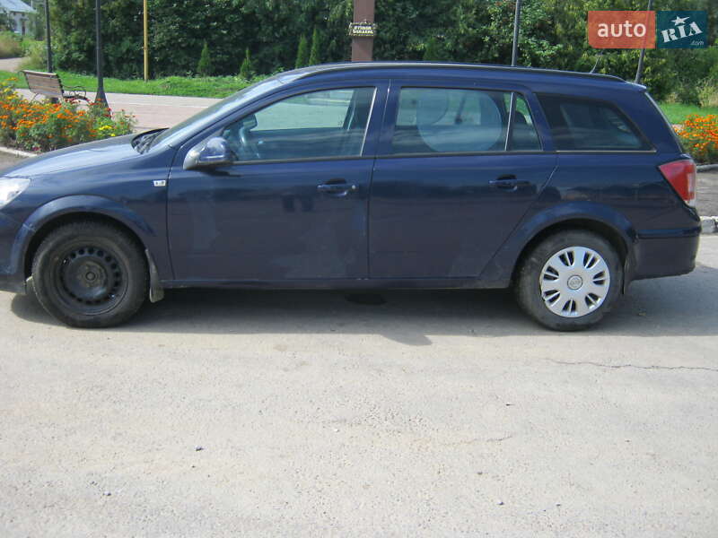 Универсал Opel Astra 2010 в Бориславе