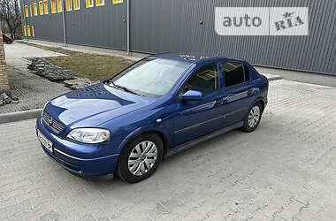 Хэтчбек Opel Astra 2002 в 