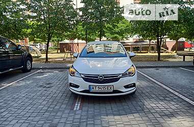 Універсал Opel Astra 2016 в Івано-Франківську