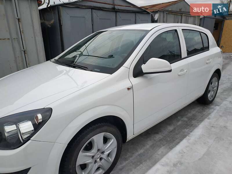 Opel Astra 2013