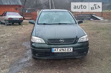 Седан Opel Astra 2004 в Надворной