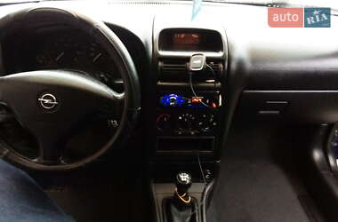 Седан Opel Astra 2000 в 