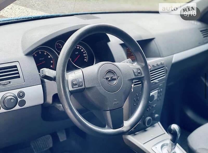 Хетчбек Opel Astra 2004 в Кропивницькому