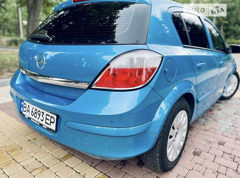Хетчбек Opel Astra 2004 в Кропивницькому