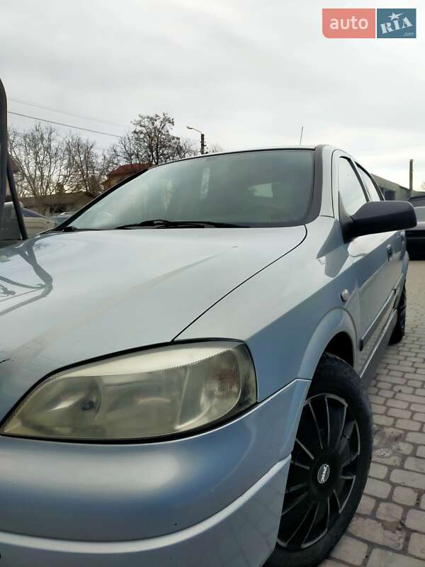 Opel Astra 2004