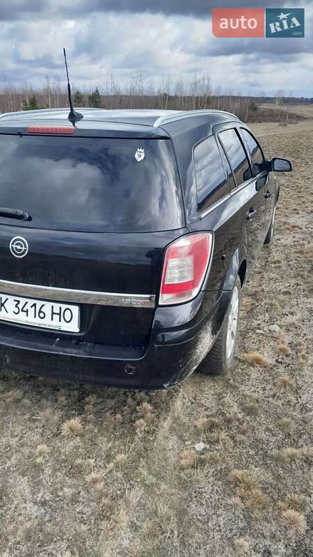 Универсал Opel Astra 2009 в Сарнах