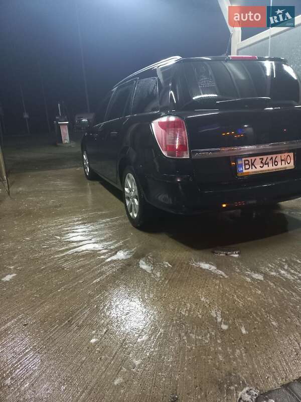 Универсал Opel Astra 2009 в Сарнах